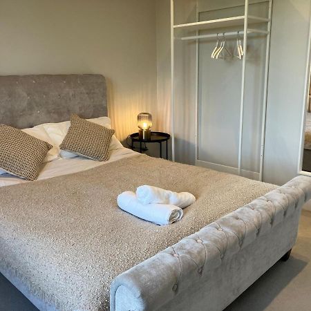 Stylish 1 Bed Flat With Private Terrace In Wimbledon - 3 The Queens Londra Exterior foto