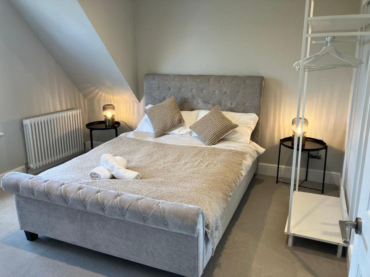 Stylish 1 Bed Flat With Private Terrace In Wimbledon - 3 The Queens Londra Exterior foto