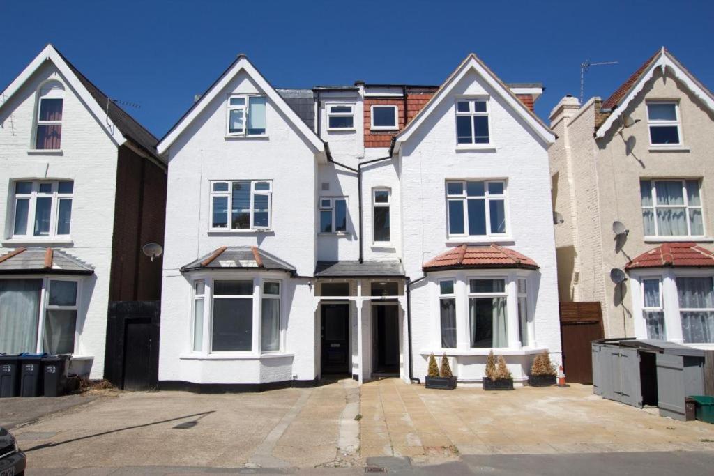 Stylish 1 Bed Flat With Private Terrace In Wimbledon - 3 The Queens Londra Exterior foto