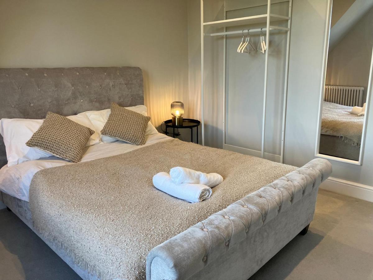 Stylish 1 Bed Flat With Private Terrace In Wimbledon - 3 The Queens Londra Exterior foto